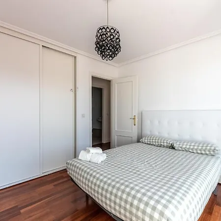 Exclusiva Terraza Y Parking A 5 Min De ビルバオ